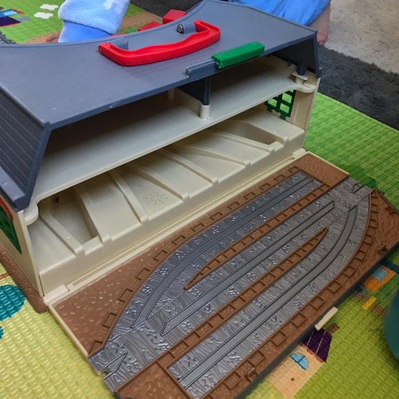 Thomas the train playset - Picture 3 of 3